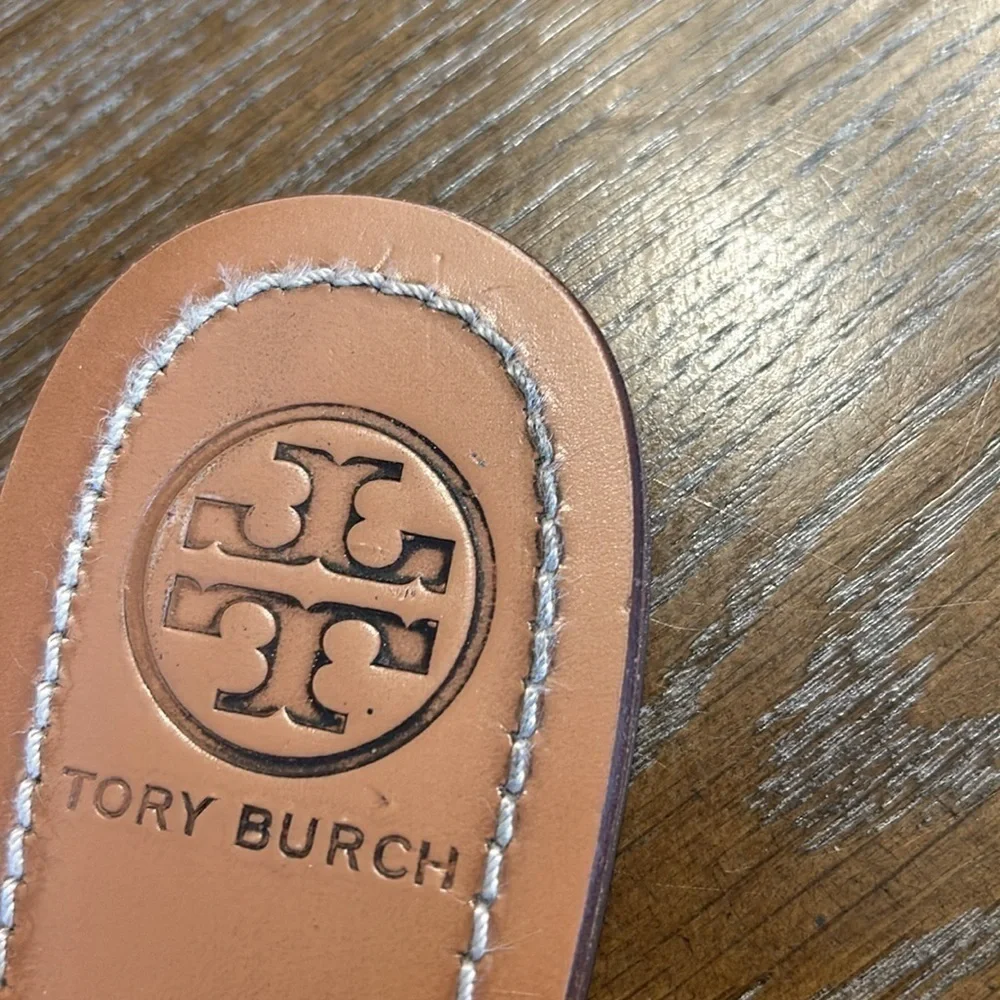 EUC Tory Burch Val Patent Leather Nude Toe Ring Sandal Size 7 1/2